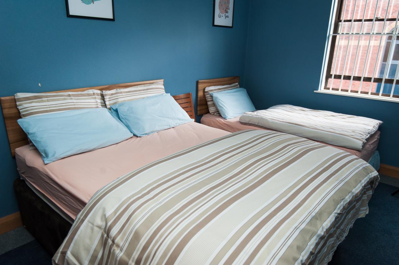 Russell Scott Backpackers Hostel Leeds  Extérieur photo