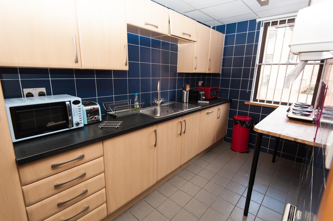 Russell Scott Backpackers Hostel Leeds  Extérieur photo