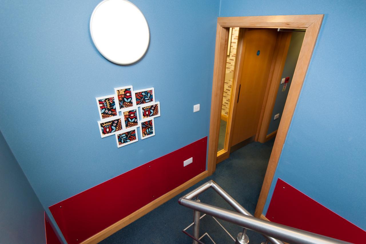 Russell Scott Backpackers Hostel Leeds  Extérieur photo